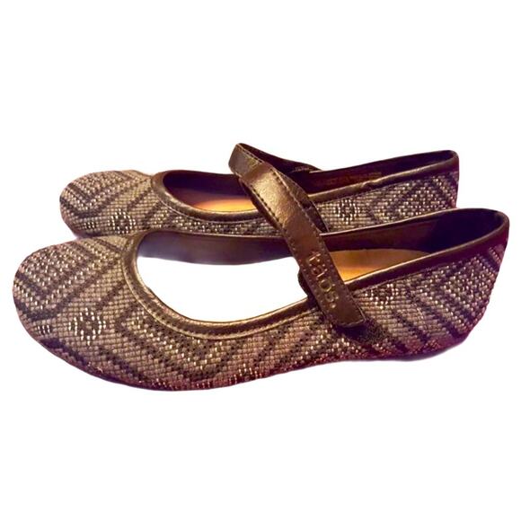 TAOS Geo Weave Fabric Strap-over MARY JANE Flats size 6 - Picture 4 of 7